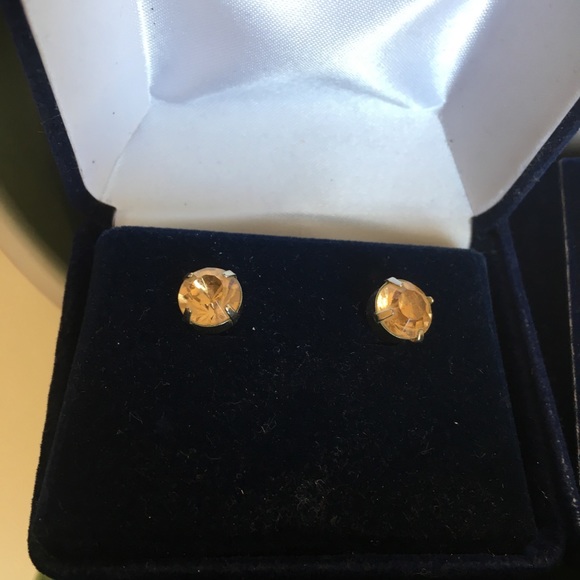 🤑FREE w/ purchase! F21 Gold Toned Stone Studs - Picture 3 of 5